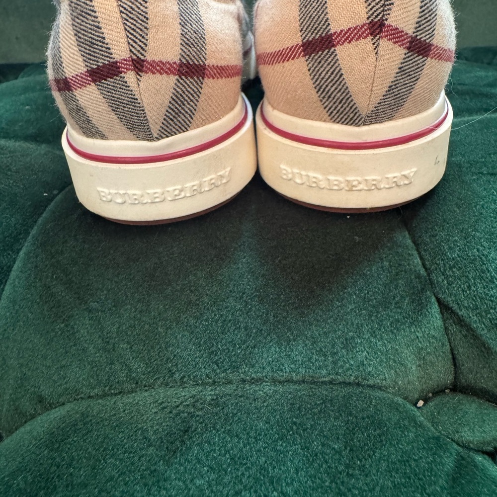 Burberry Sneakers with Classic Check Pattern - Picture 3 of 6